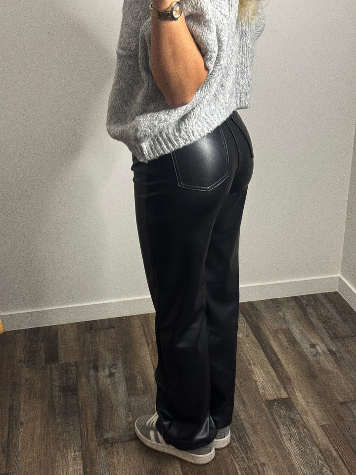 Pantalon en similicuir noir