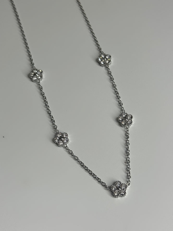 Collier fleurs