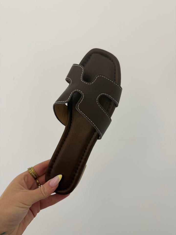 Claquette hermance surpiqûre choco