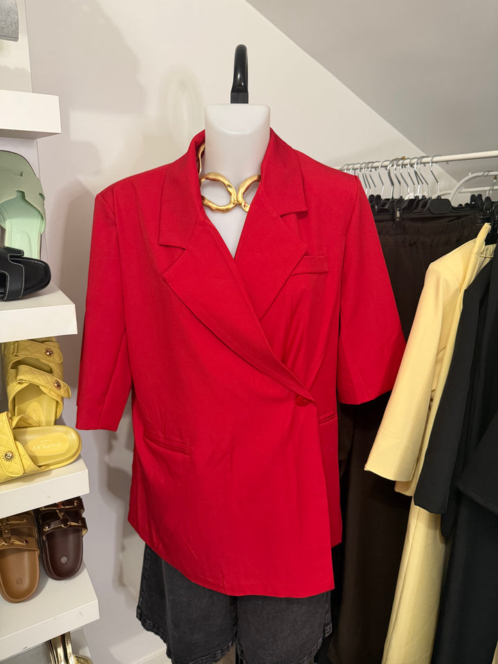Blazer rouge asymétrique